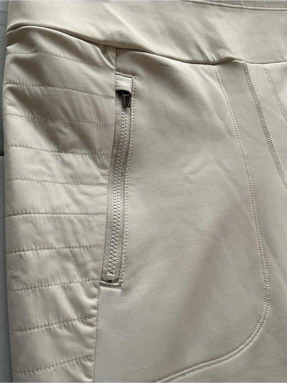 NWT Athleta Peak Hybrid Fleece Tight Leggings Size M Beige